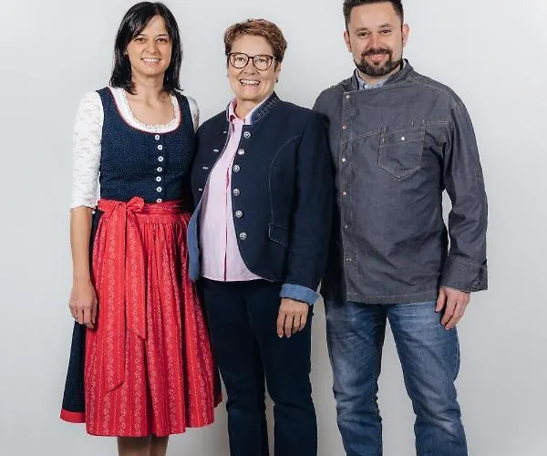 מלון Oberjoerg 3*